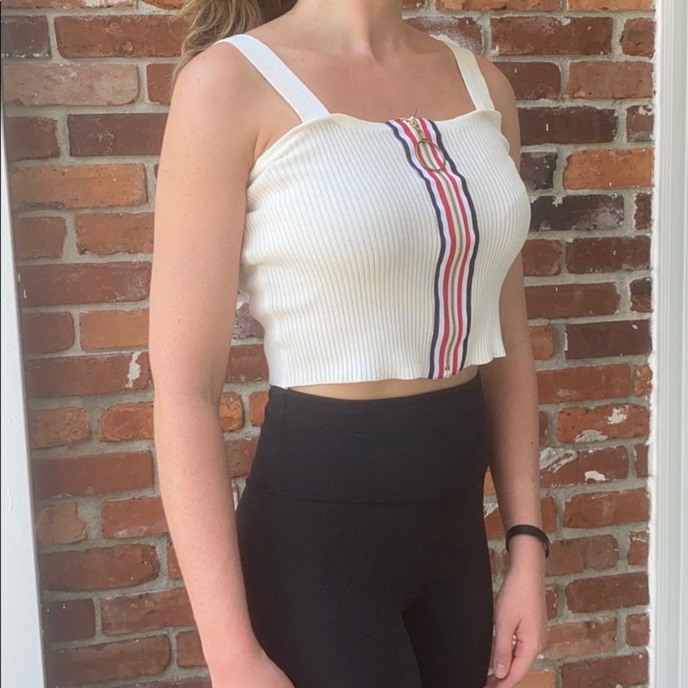 Crop top - Picture 2 of 3